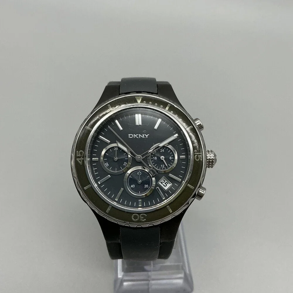 DKNY Mens Watch 42mm Black Dial Chronograph Date Sport NY-1470 New Battery